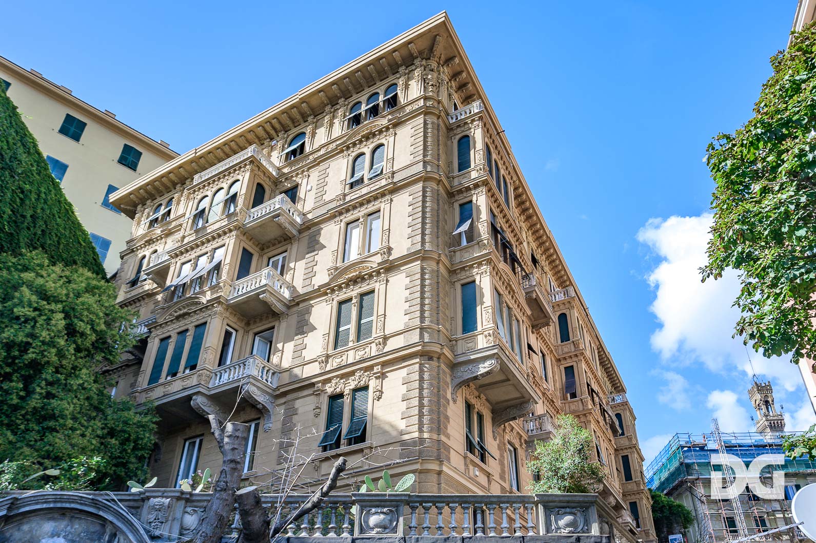 Immobiliare Del Guasta PIAZZA MANIN – RISTRUTTURATI MQ. 145 PENULTIMO PIANO 