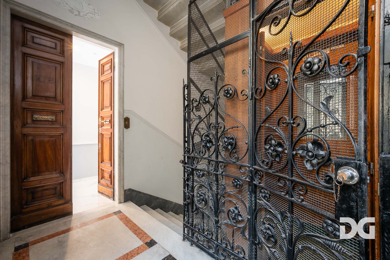 Immobiliare Del Guasta PIAZZA MANIN – RISTRUTTURATI MQ. 145 PENULTIMO PIANO 