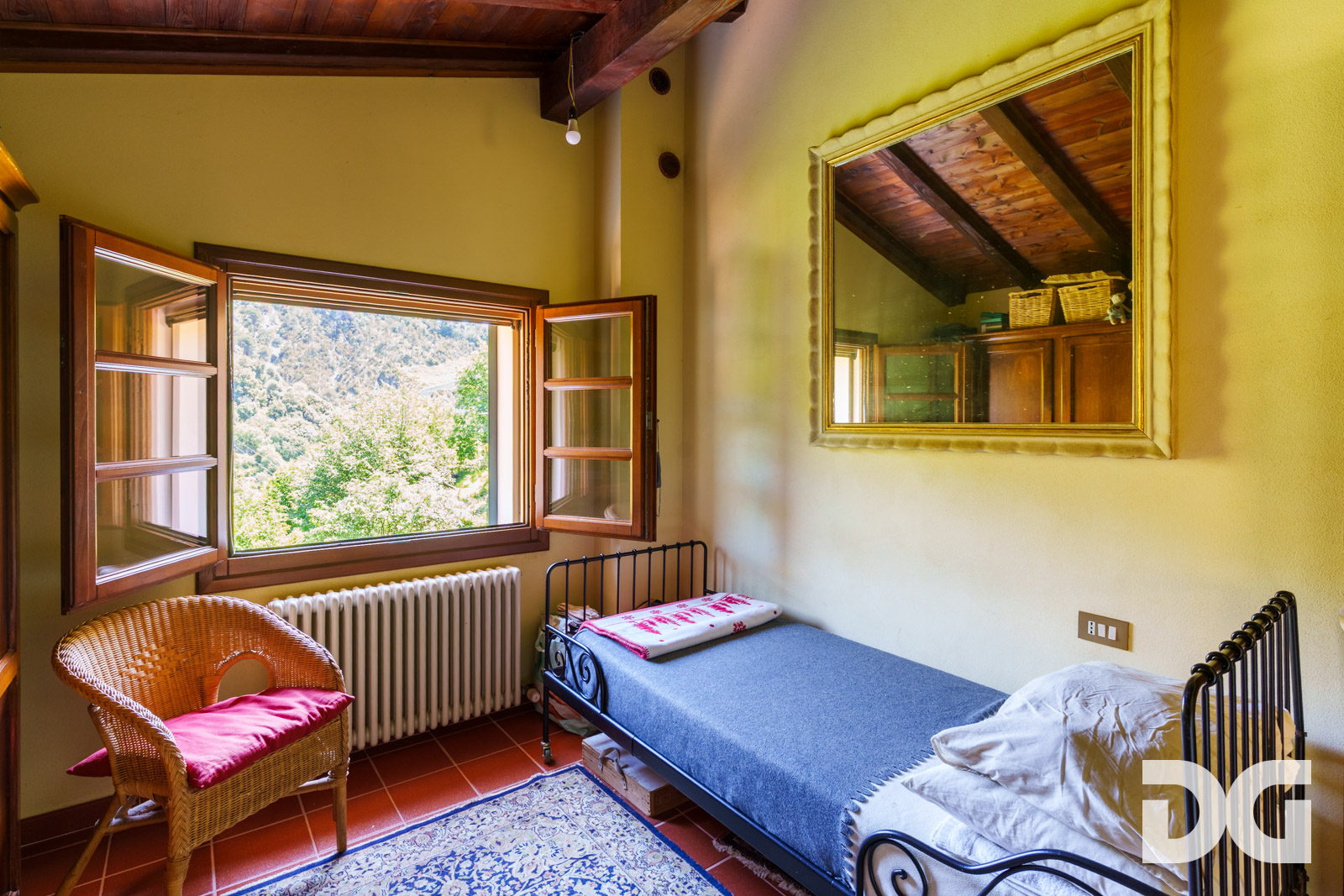 Immobiliare Del Guasta PEGLI – VILLETTA INDIPENDENTE BILIVELLO MQ.139 CON AMPIO TERRENO 