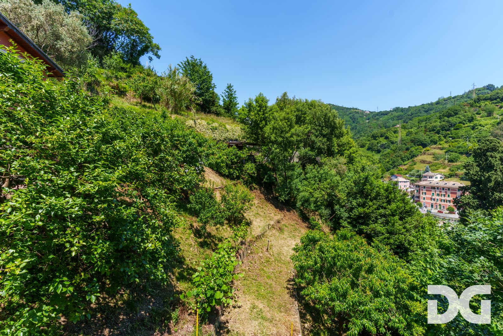 Immobiliare Del Guasta PEGLI – VILLETTA INDIPENDENTE BILIVELLO MQ.139 CON AMPIO TERRENO 
