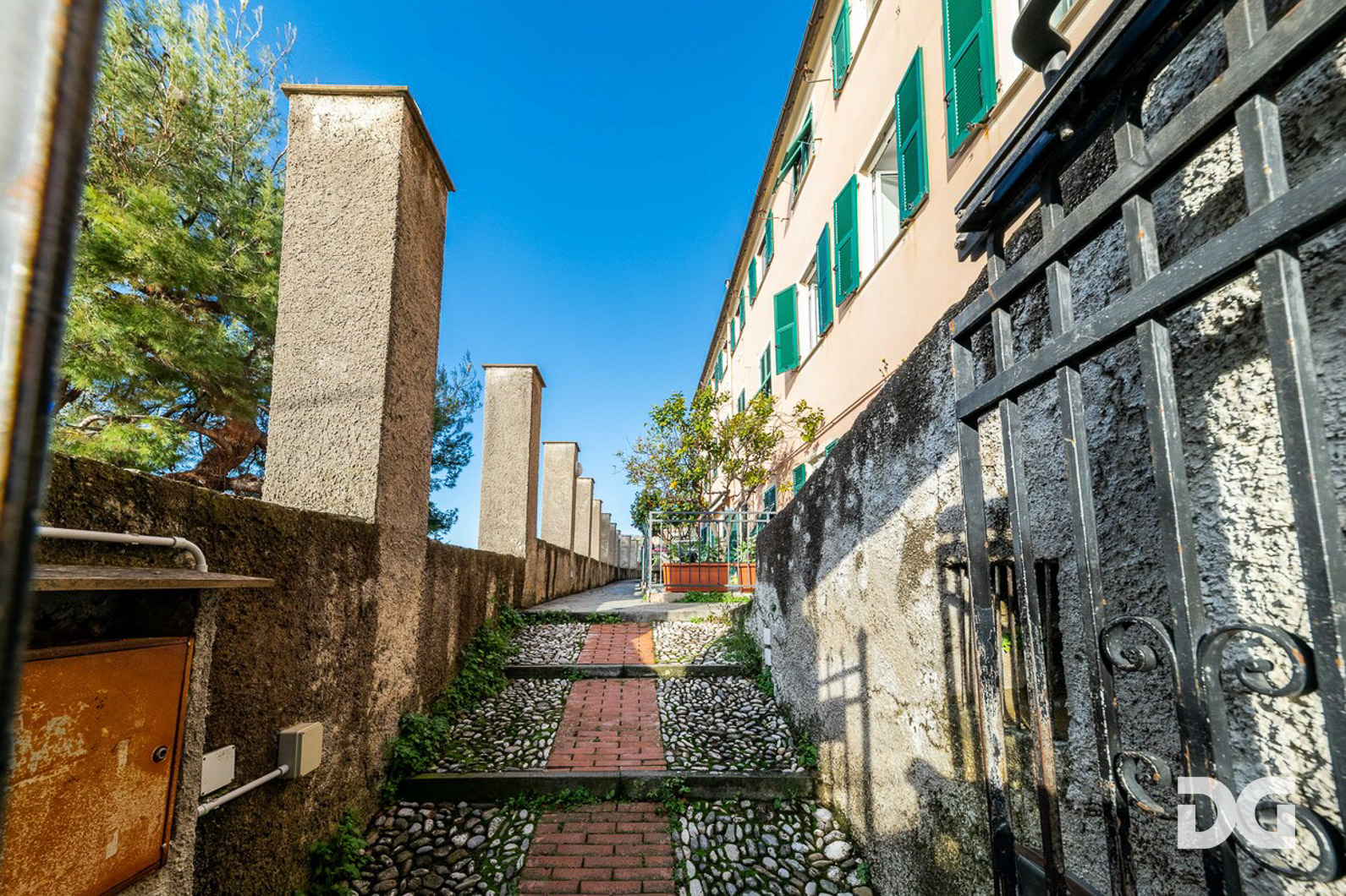 Immobiliare Del Guasta SANT’ILARIO – PANORAMICI MQ. 78 IN CONTESTO PRIVATO 