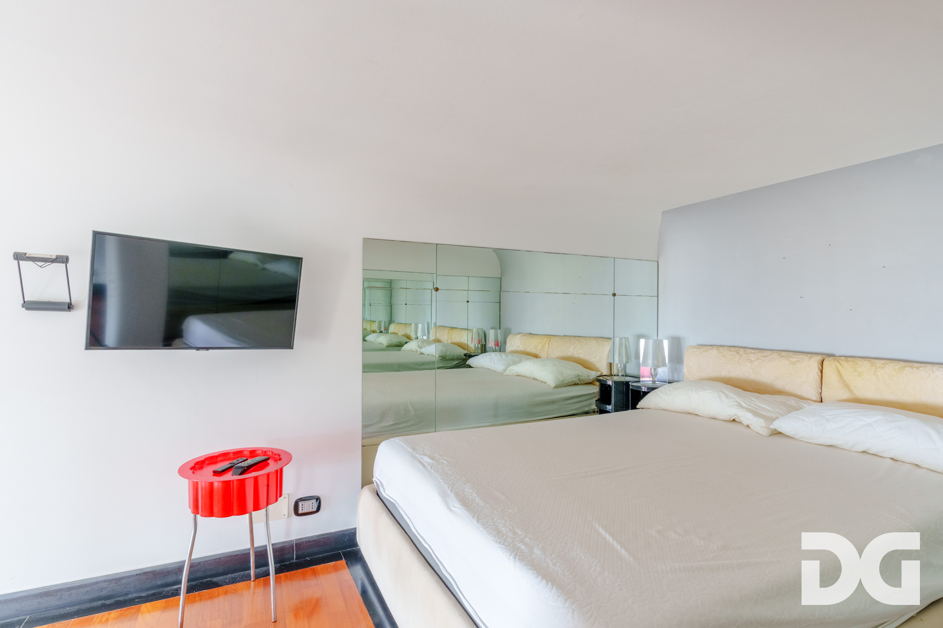 Immobiliare Del Guasta NERVI – VIA CAPOUNGO RESIDENCE EDEN PERFETTI MQ.63 CON PARCO E PISCINA 