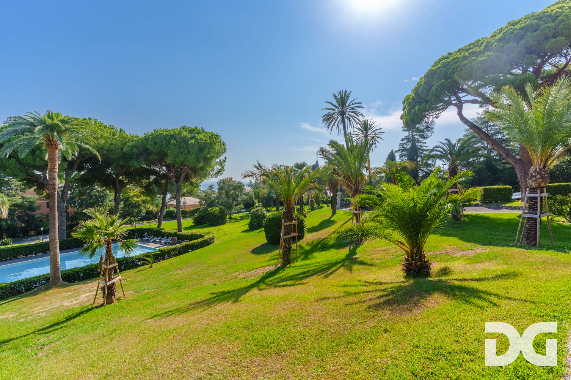 Immobiliare Del Guasta NERVI – VIA CAPOUNGO RESIDENCE EDEN PERFETTI MQ.63 CON PARCO E PISCINA 