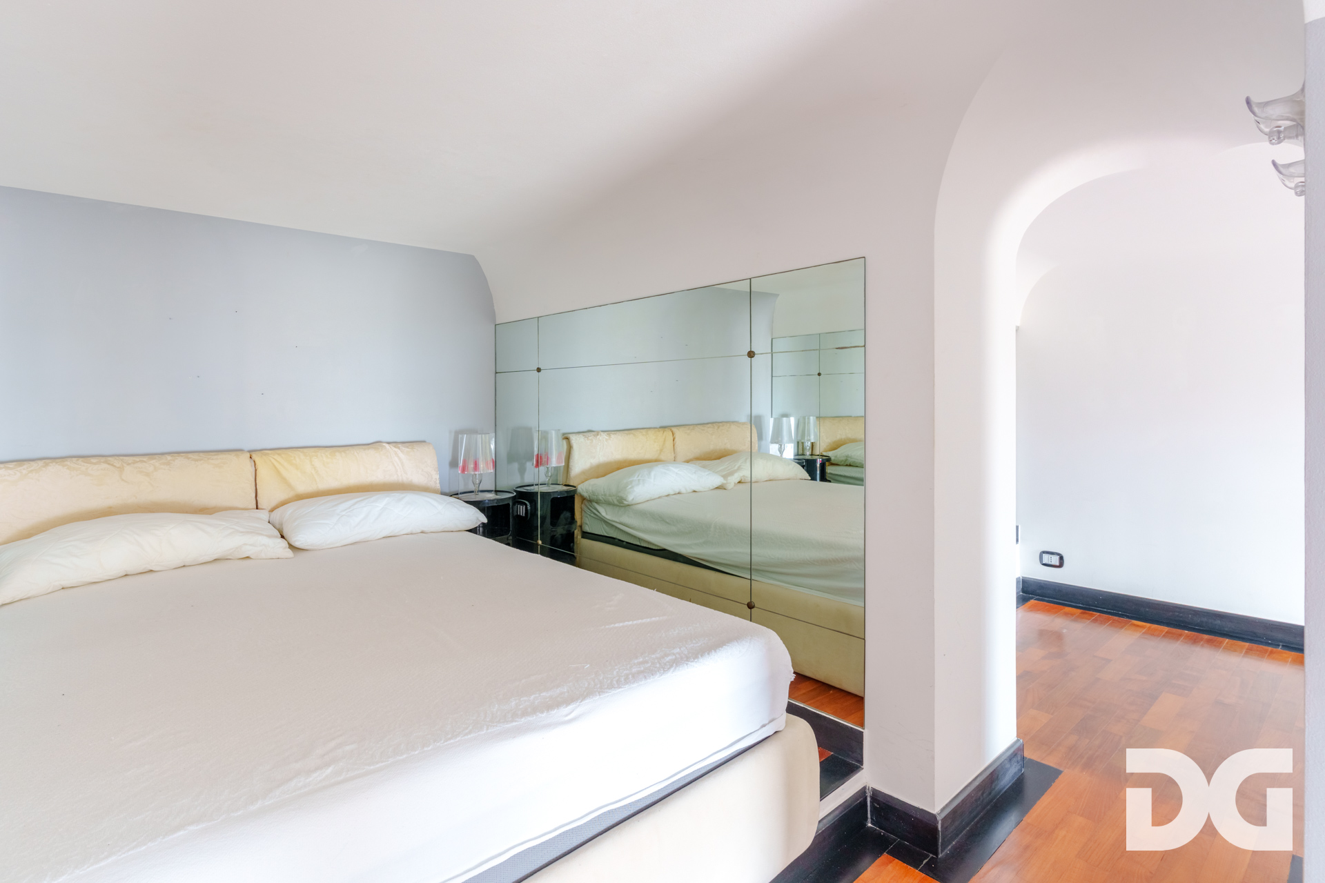 Immobiliare Del Guasta NERVI – VIA CAPOUNGO RESIDENCE EDEN PERFETTI MQ.63 CON PARCO E PISCINA 