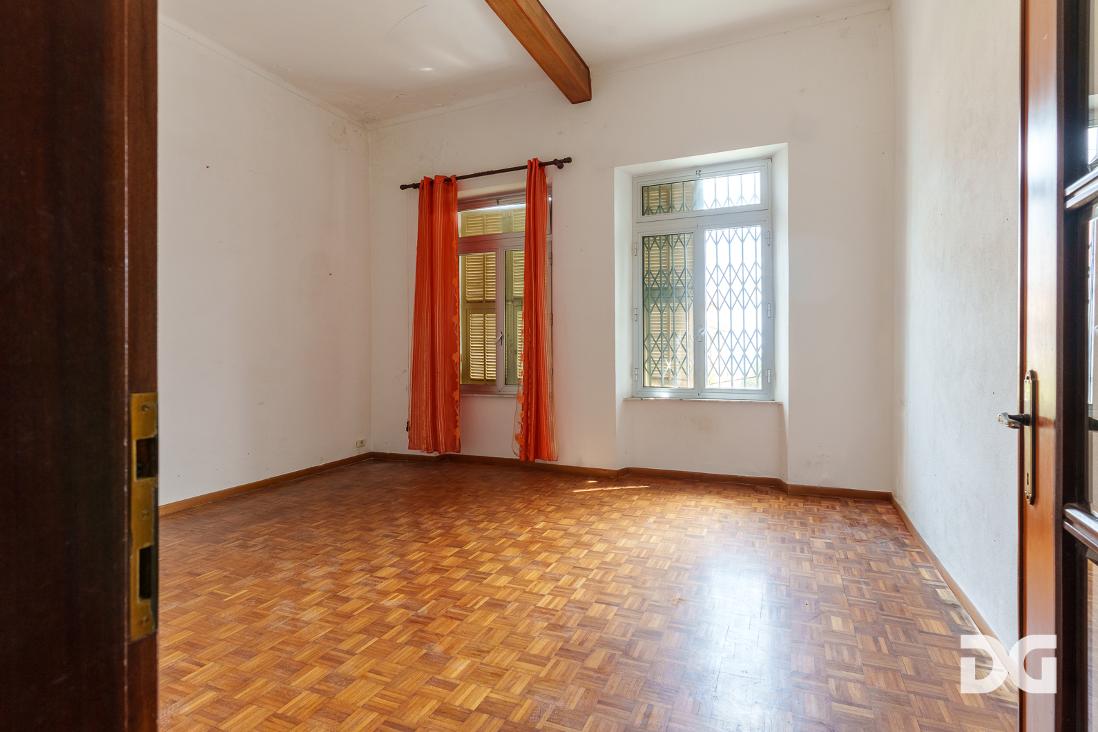 Immobiliare Del Guasta PEGLI – VIALE MODUGNO VILLA PANORAMICA MQ.337 CON GIARDINO E POSTI AUTO