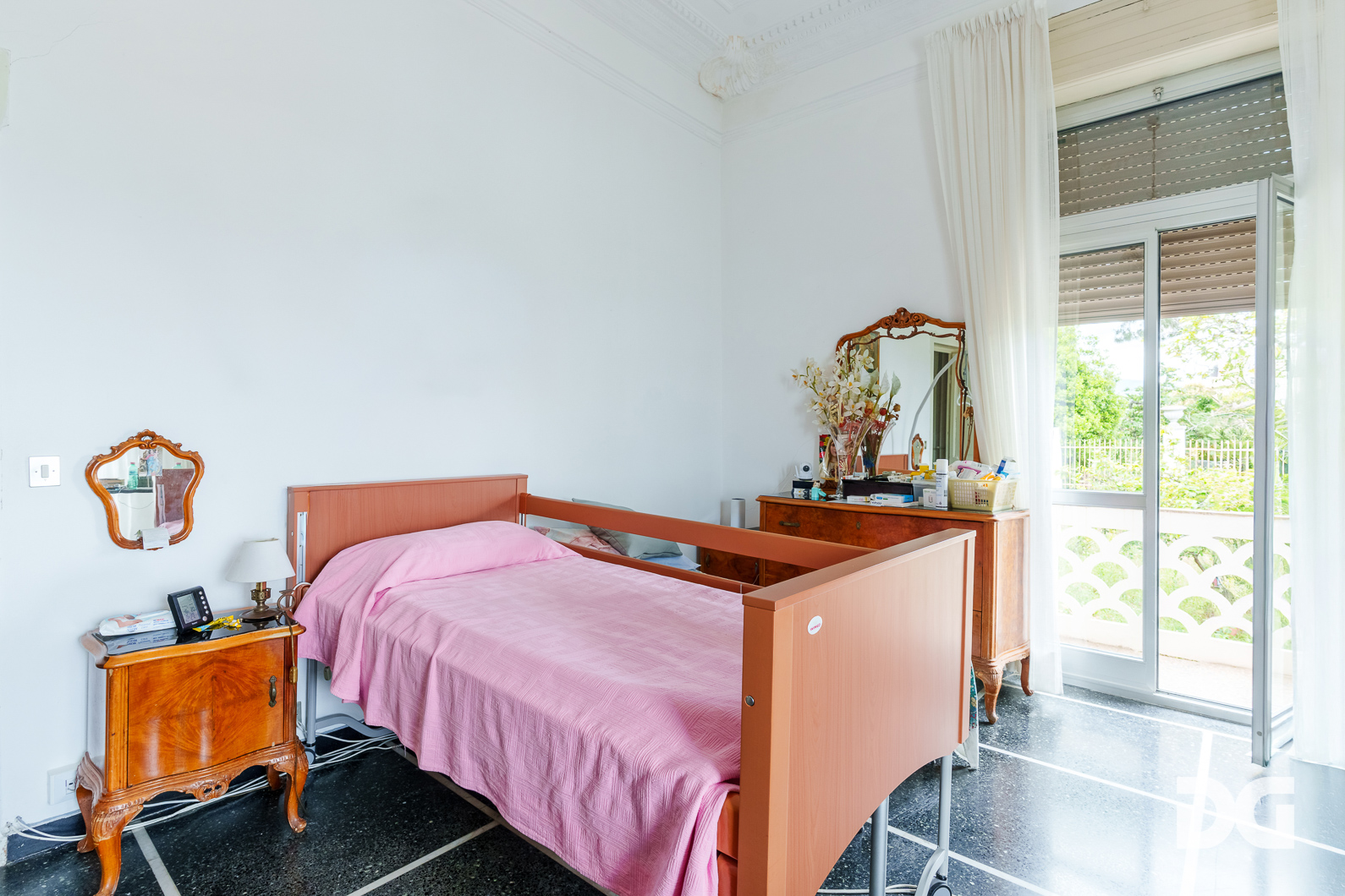 Immobiliare Del Guasta PEGLI – VIALE MODUGNO VILLA PANORAMICA MQ.337 CON GIARDINO E POSTI AUTO