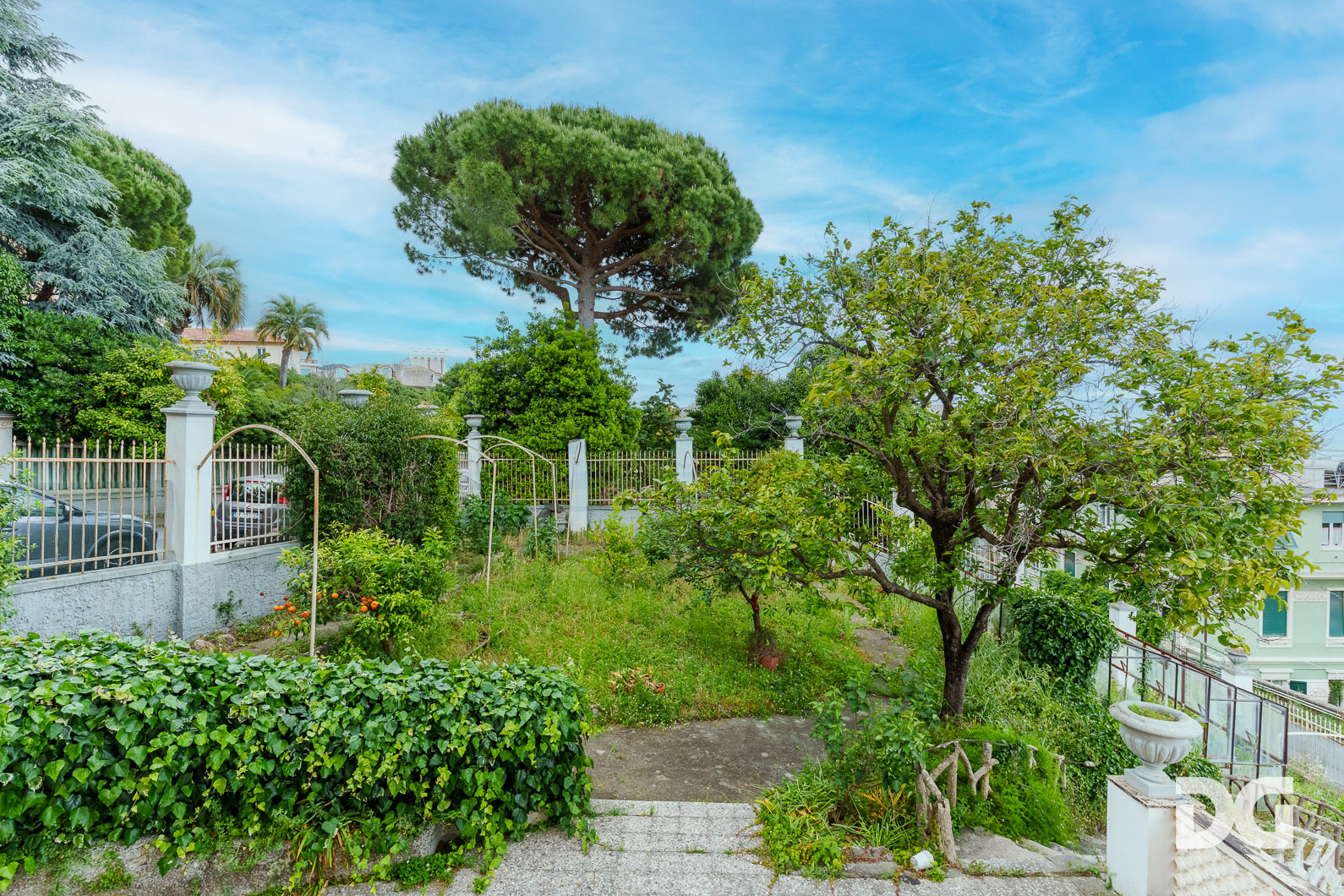 Immobiliare Del Guasta PEGLI – VIALE MODUGNO VILLA PANORAMICA MQ.337 CON GIARDINO E POSTI AUTO