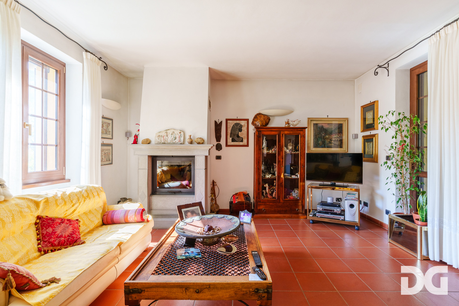 Immobiliare Del Guasta ISOLA DEL CANTONE – VIA DRITTA VILLA INDIPENDENTE MQ.360 CON AMPIO GIARDINO 