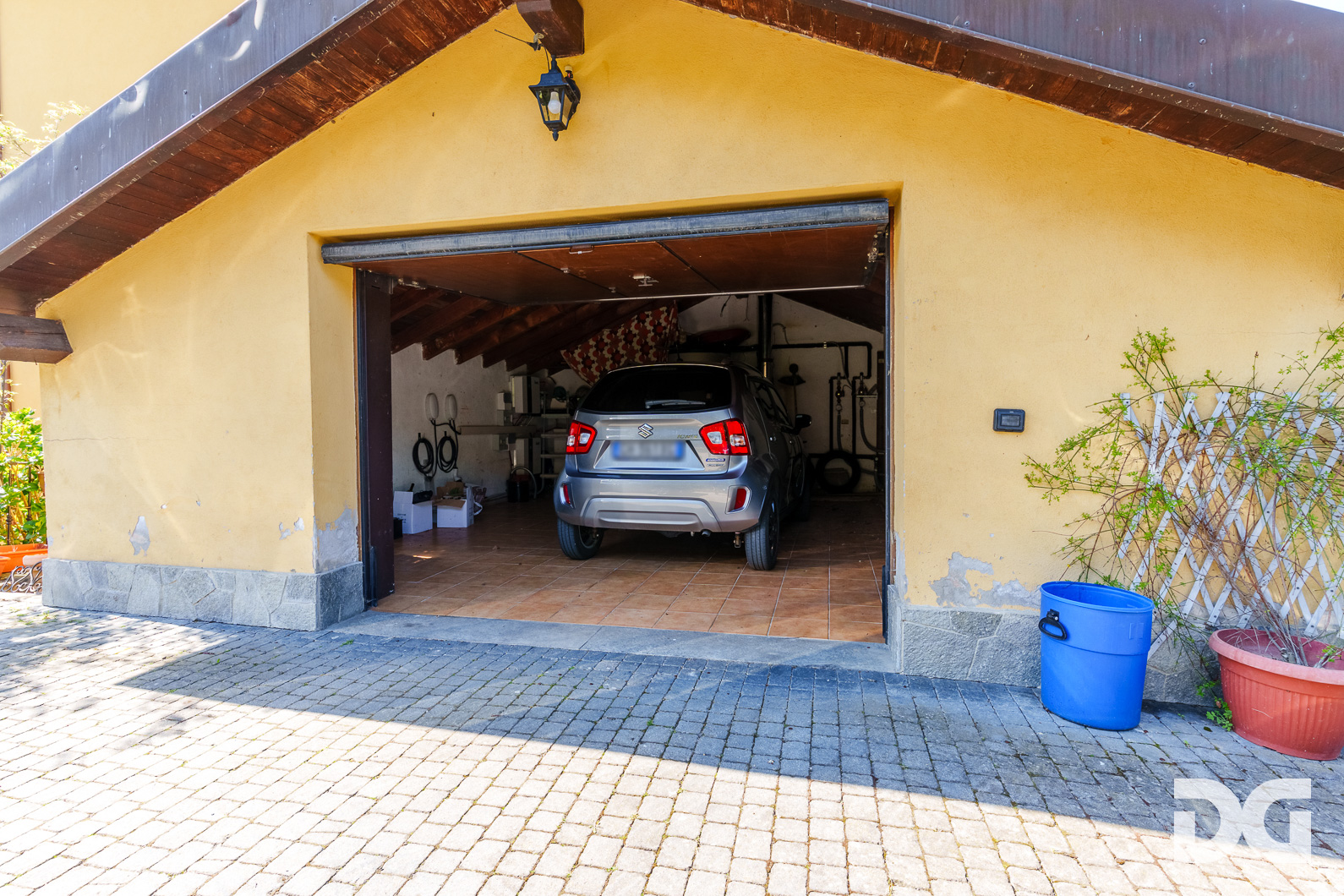 Immobiliare Del Guasta ISOLA DEL CANTONE – VIA DRITTA VILLA INDIPENDENTE MQ.360 CON AMPIO GIARDINO 