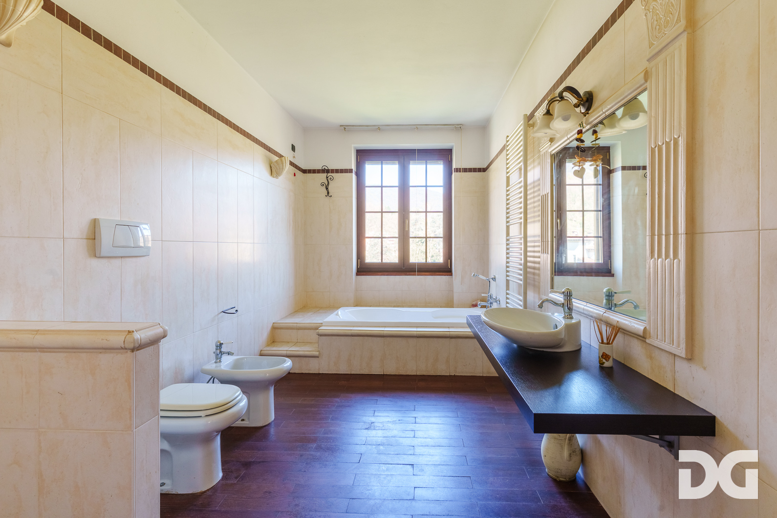 Immobiliare Del Guasta ISOLA DEL CANTONE – VIA DRITTA VILLA INDIPENDENTE MQ.360 CON AMPIO GIARDINO 