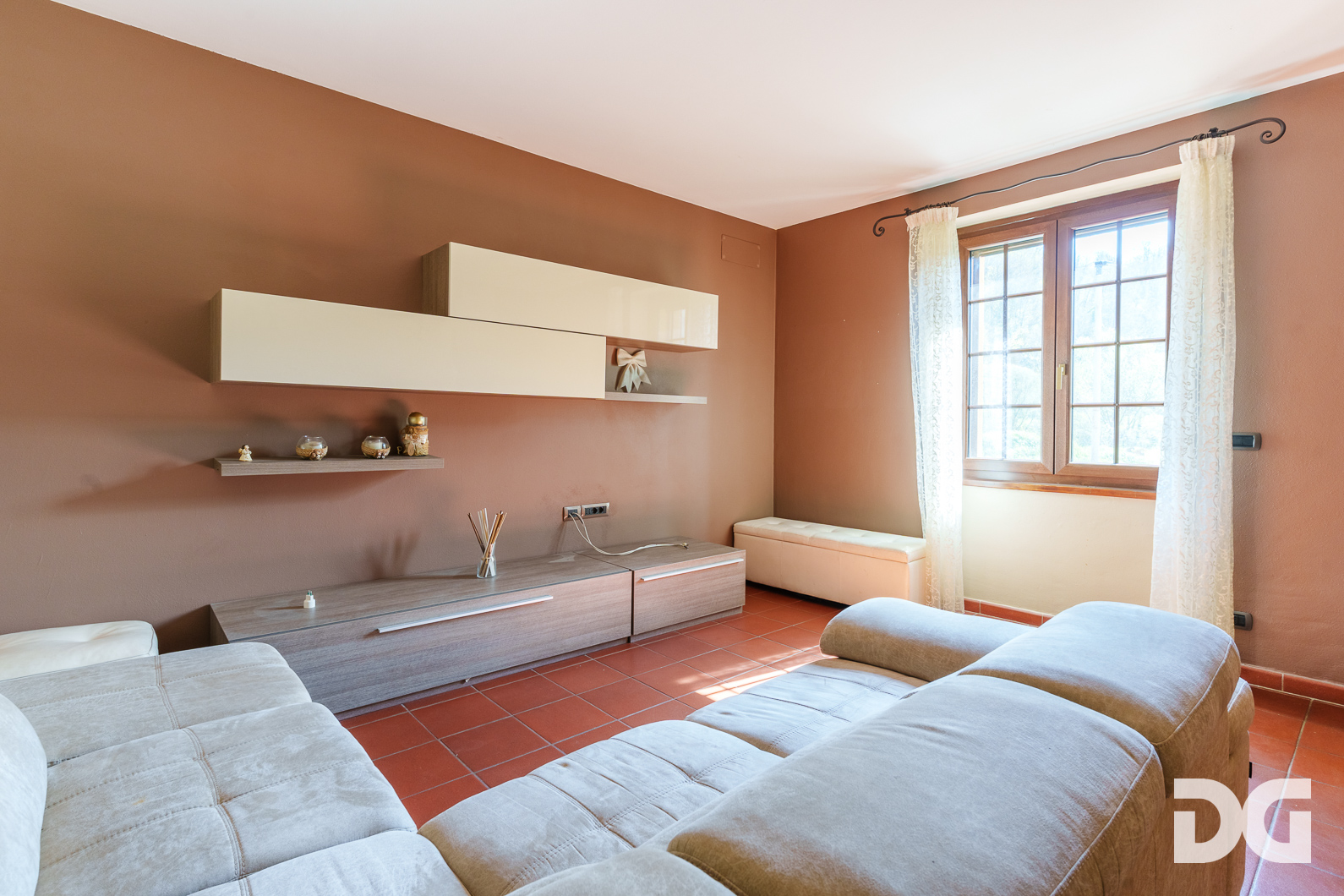 Immobiliare Del Guasta ISOLA DEL CANTONE – VIA DRITTA VILLA INDIPENDENTE MQ.360 CON AMPIO GIARDINO 