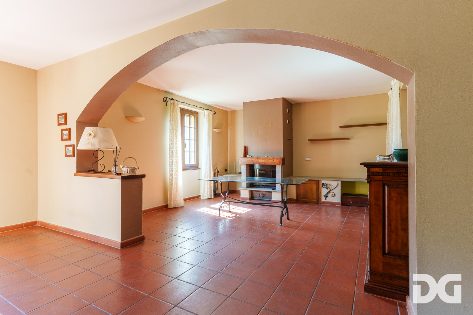 Immobiliare Del Guasta ISOLA DEL CANTONE – VIA DRITTA VILLA INDIPENDENTE MQ.360 CON AMPIO GIARDINO 