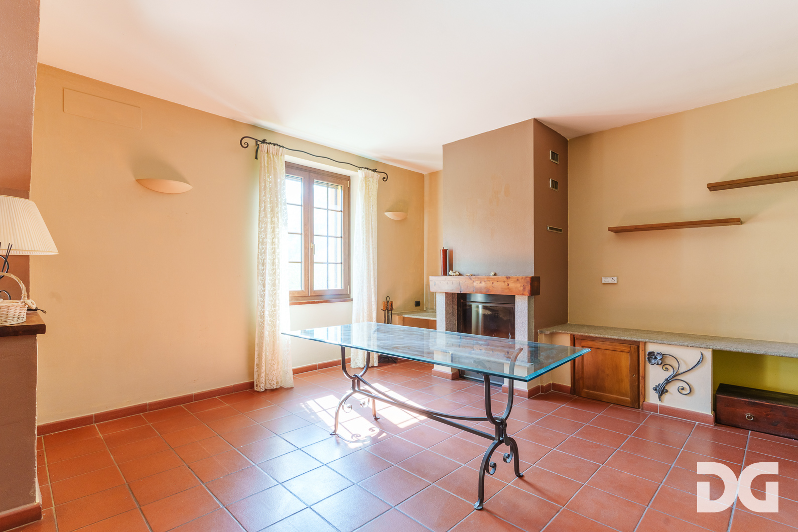 Immobiliare Del Guasta ISOLA DEL CANTONE – VIA DRITTA VILLA INDIPENDENTE MQ.360 CON AMPIO GIARDINO 