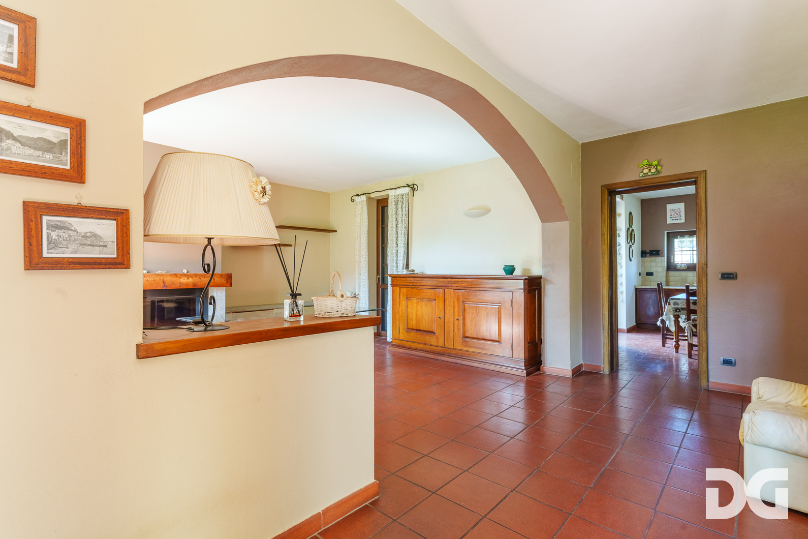 Immobiliare Del Guasta ISOLA DEL CANTONE – VIA DRITTA VILLA INDIPENDENTE MQ.360 CON AMPIO GIARDINO 