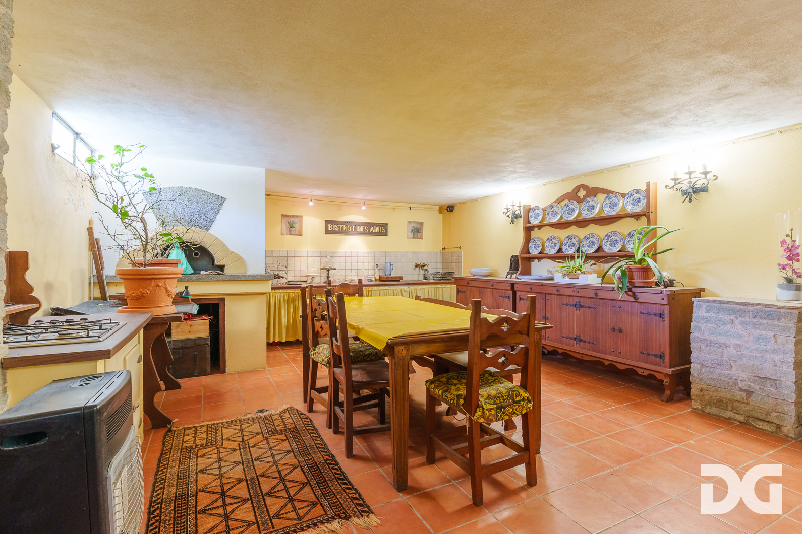 Immobiliare Del Guasta ISOLA DEL CANTONE – VIA DRITTA VILLA INDIPENDENTE MQ.360 CON AMPIO GIARDINO 