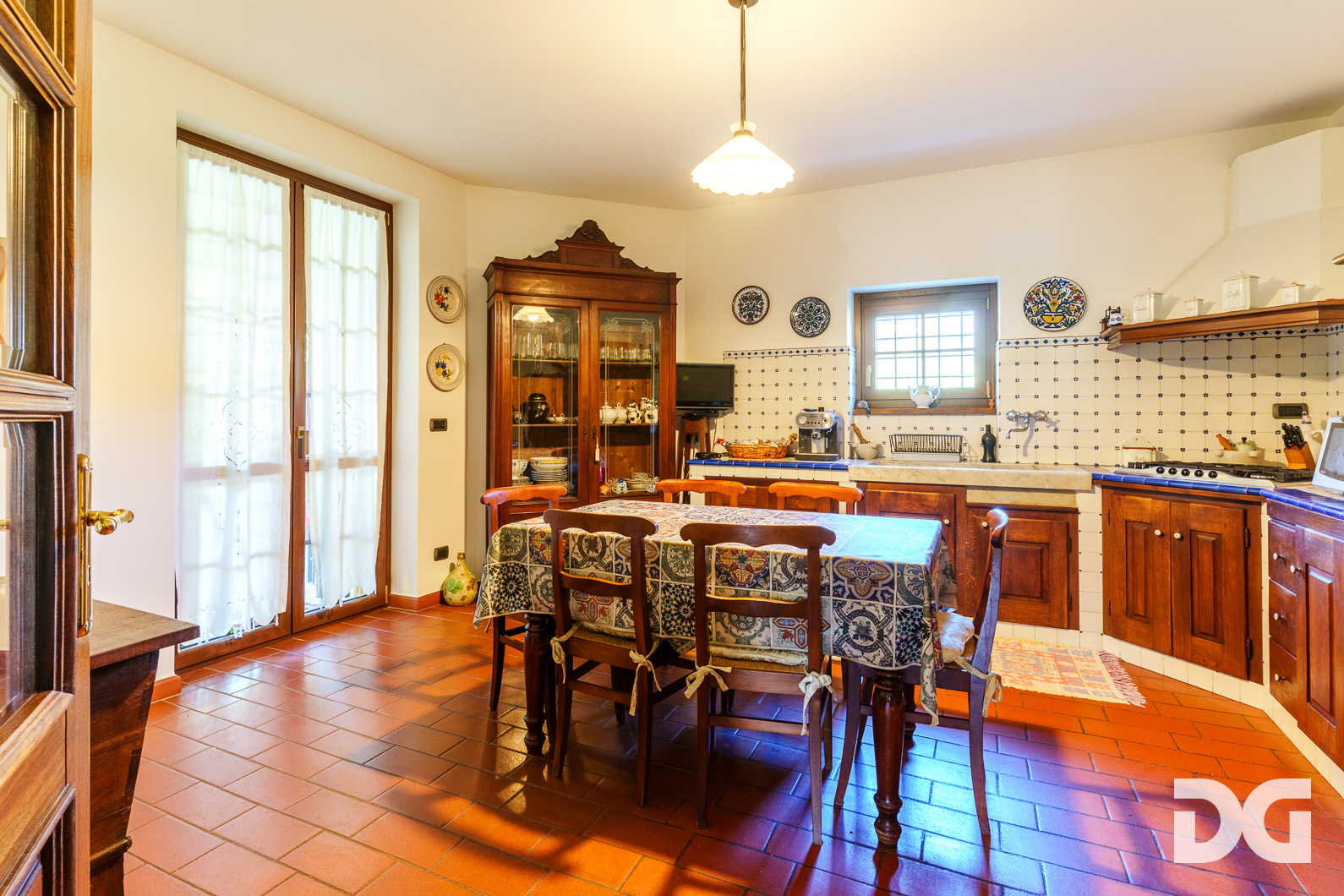 Immobiliare Del Guasta ISOLA DEL CANTONE – VIA DRITTA VILLA INDIPENDENTE MQ.360 CON AMPIO GIARDINO 