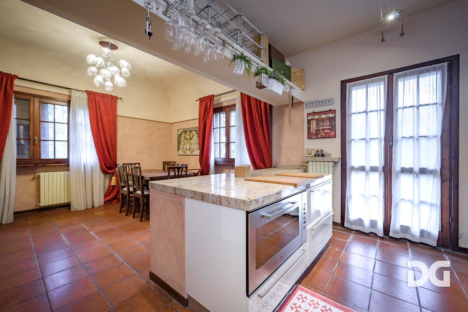 Immobiliare Del Guasta GAVI-MALVICINA – VILLA TRIPIANO MQ. 262 CON GIARDINO E BOX 