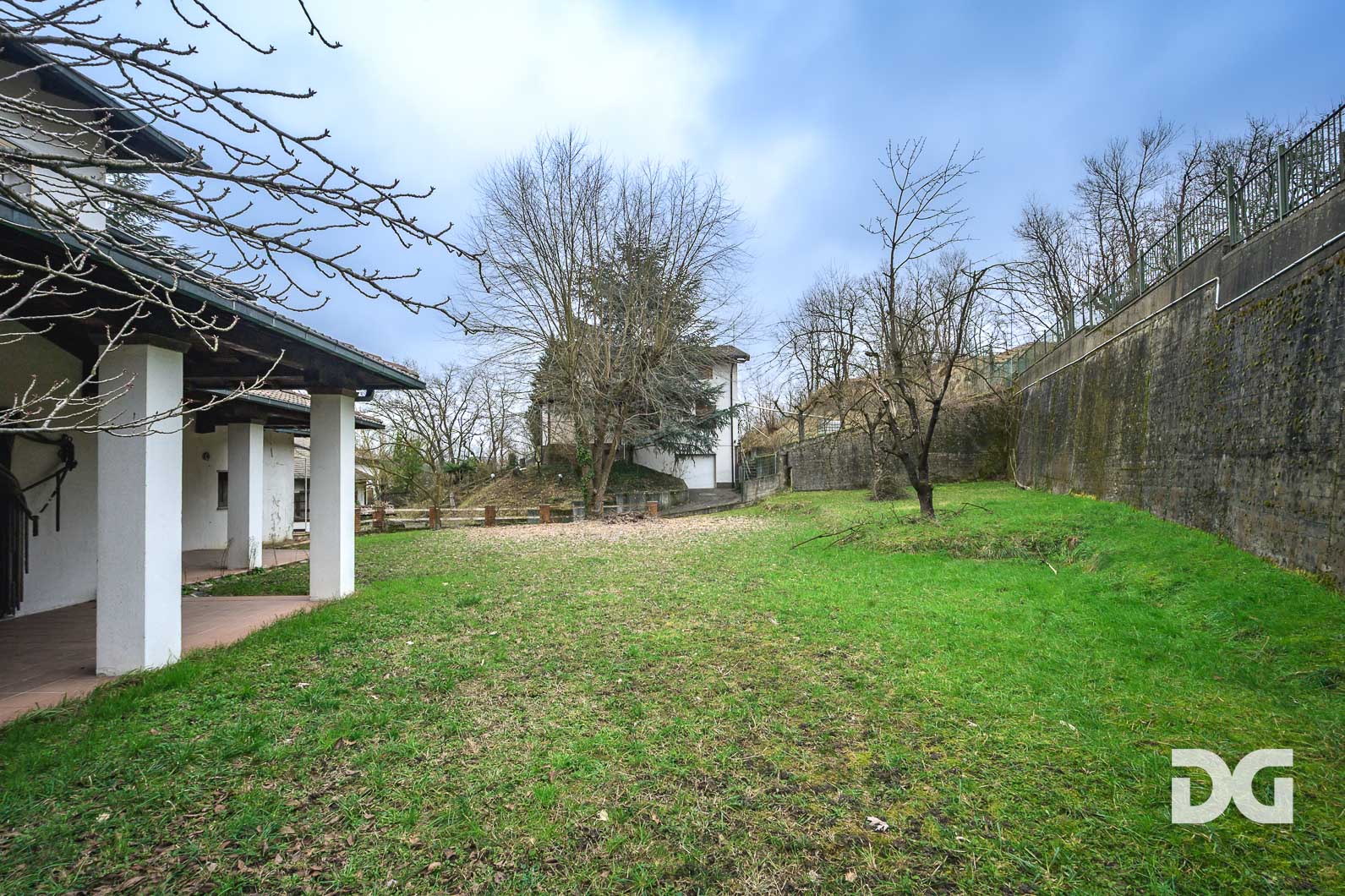 Immobiliare Del Guasta GAVI-MALVICINA – VILLA TRIPIANO MQ. 262 CON GIARDINO E BOX 